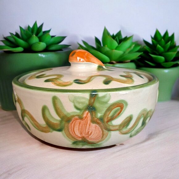 Louisville Stoneware COVERED CASSEROLE DISH 9.5
